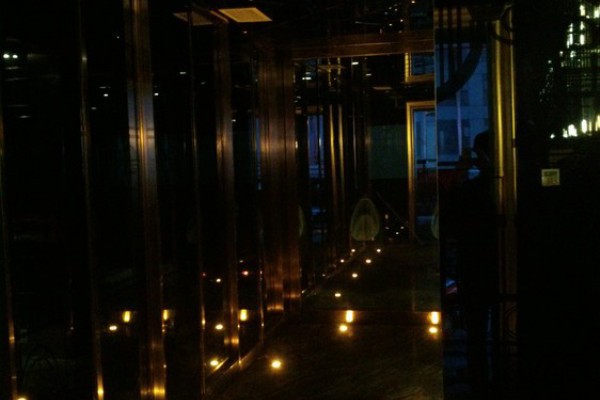 重庆厨房里的“隐秘神器”：桑拿板养生新玩法