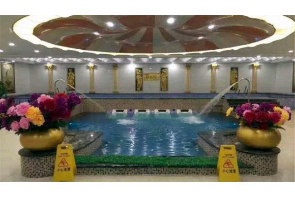 山城灯火璀璨，重庆夜生活韵味足